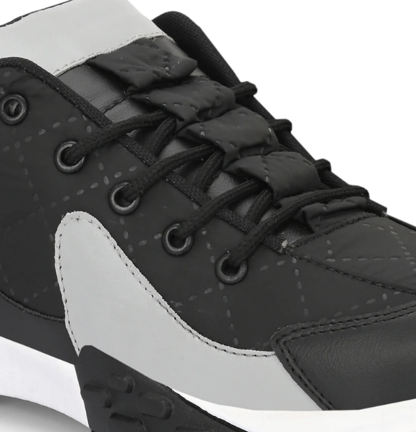 Black Sneaker